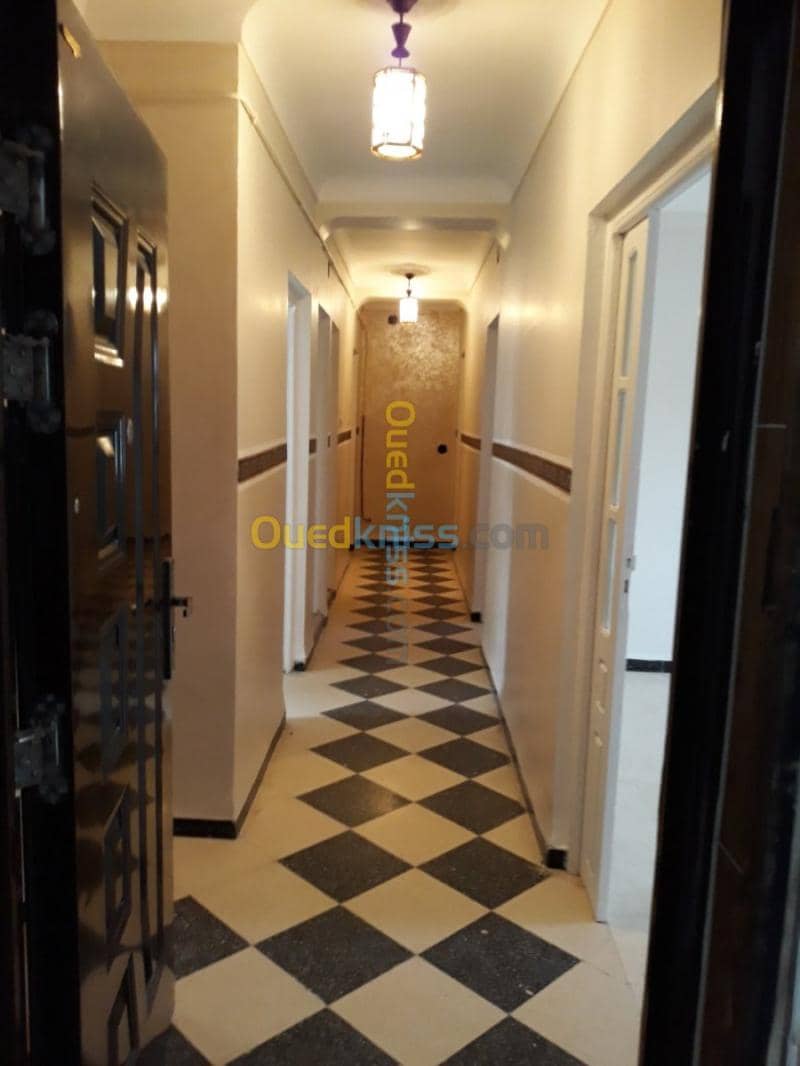 Location Appartement F4 Tiaret Tiaret 42