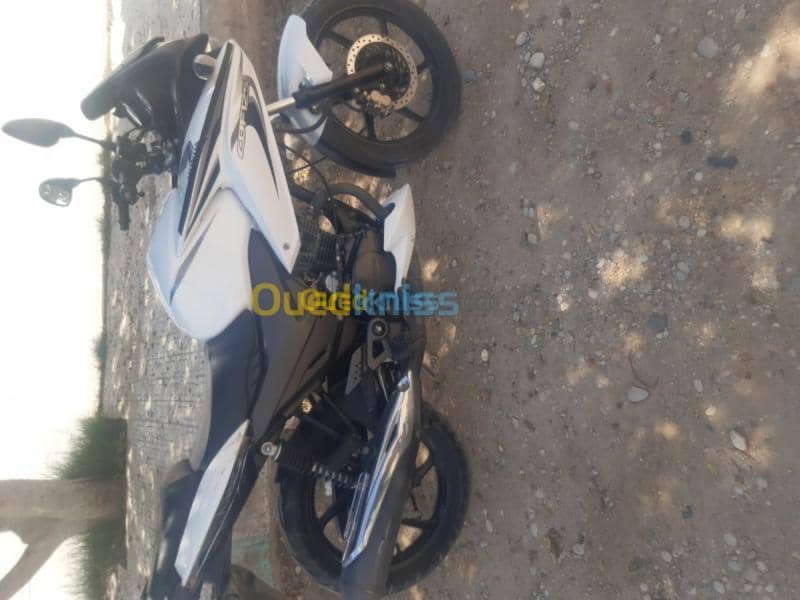 Honda cbf 125 4