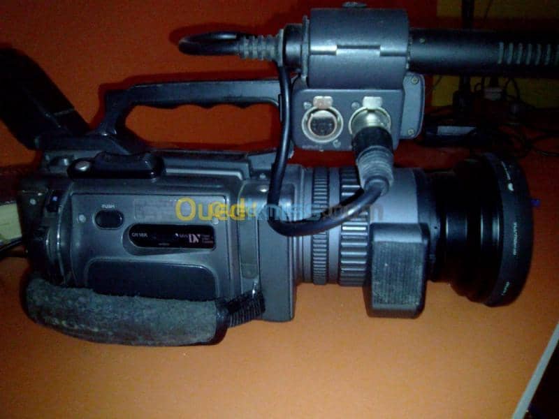Vente de deux camescopes DV 4