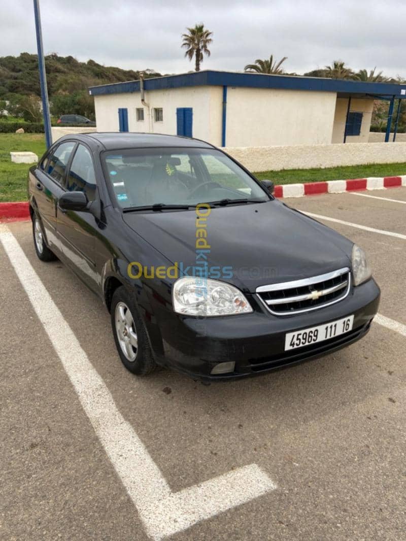Chevrolet Optra 5 portes 2011 3