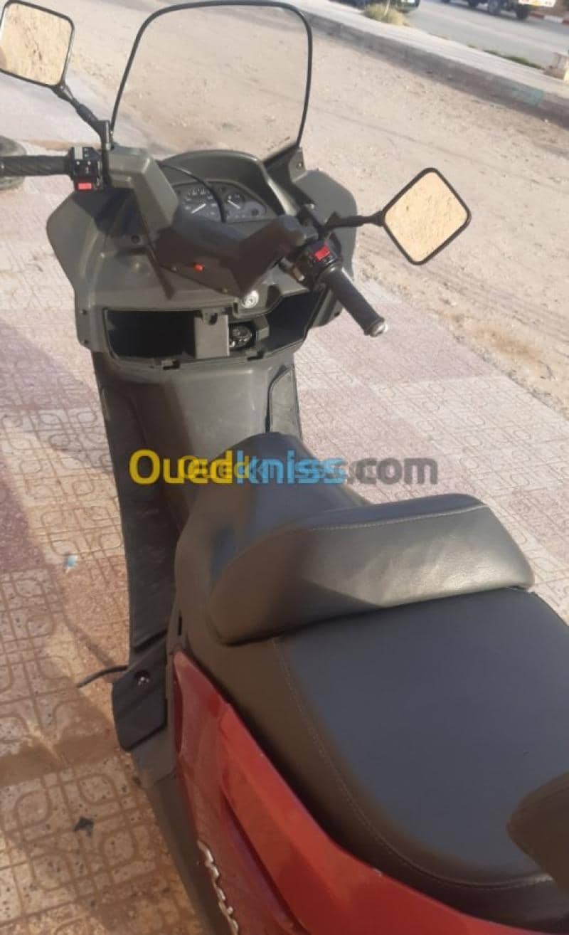 Yamaha 250cc majesty 2