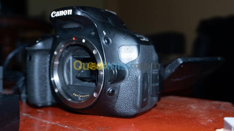Canon 600d avec deux objectifs 9