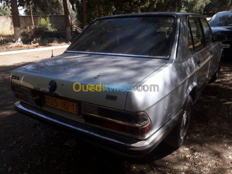 BMW Série 5 1982 Premium 2