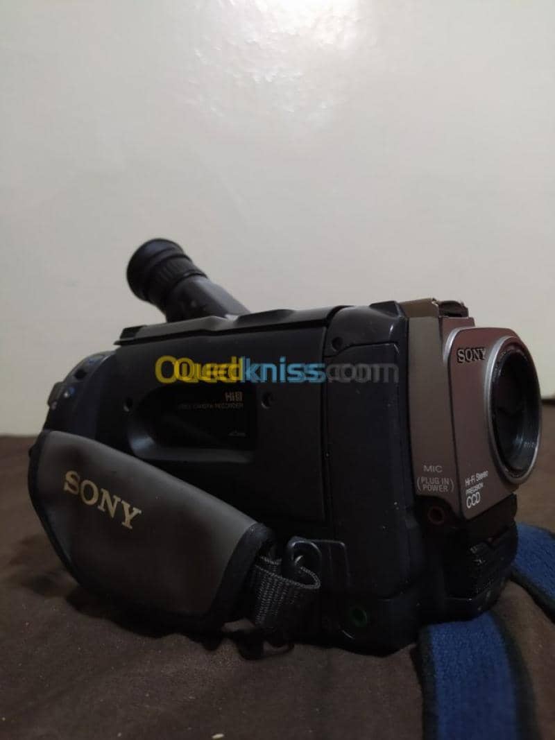 Sony handycam hi8 / Sony digital mavic 2