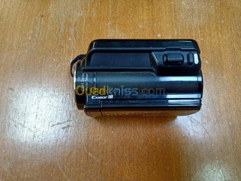 Sony Handycam HDR-XR150 4