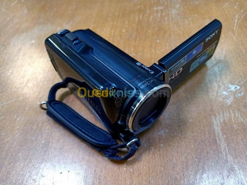 Sony Handycam HDR-XR150 6