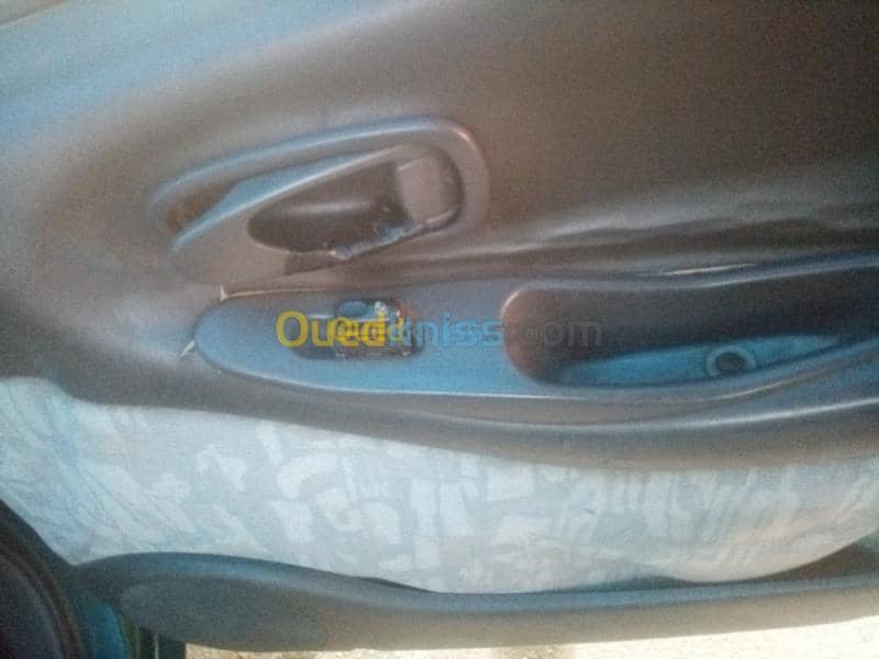 Daewoo Laganza 2000 3