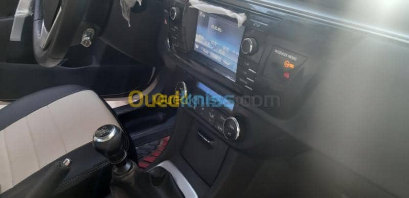 Toyota Corolla 2015 high grade 2