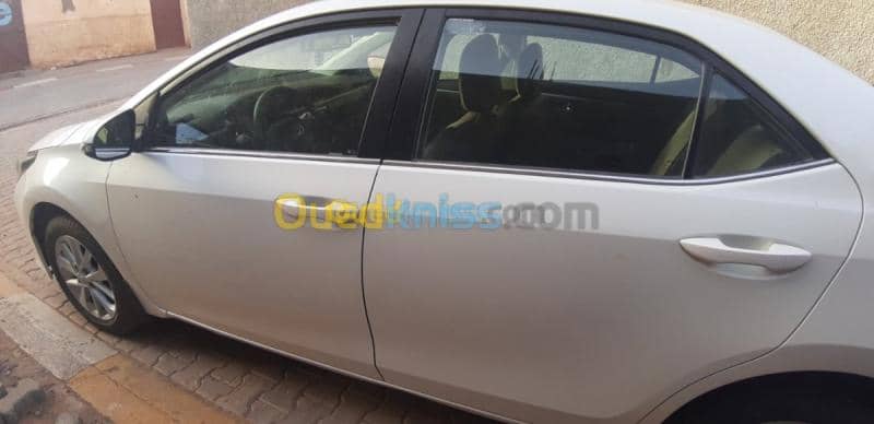Toyota Corolla 2015 high grade 4