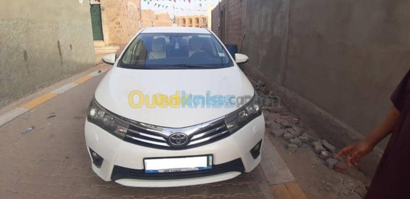 Toyota Corolla 2015 high grade 5