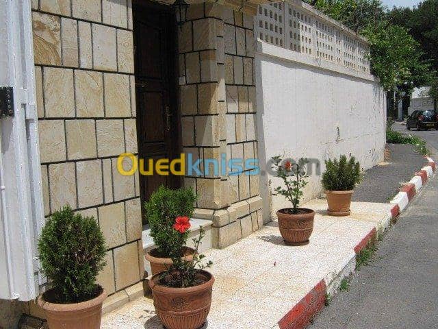 Location vacances Appartement Niveau de villa F3 Alger Hydra