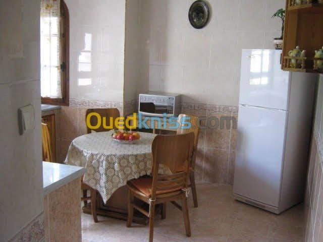 Location vacances Appartement Niveau de villa F3 Alger Hydra 2