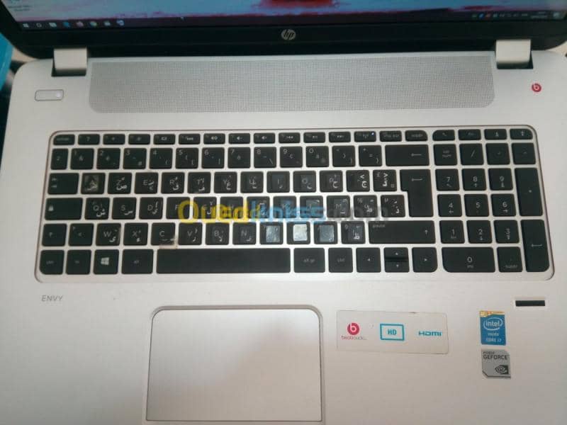 HP ENVY 17 8