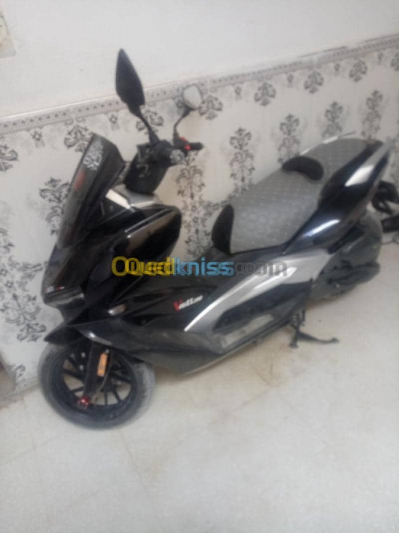 Vmax 200cc 3