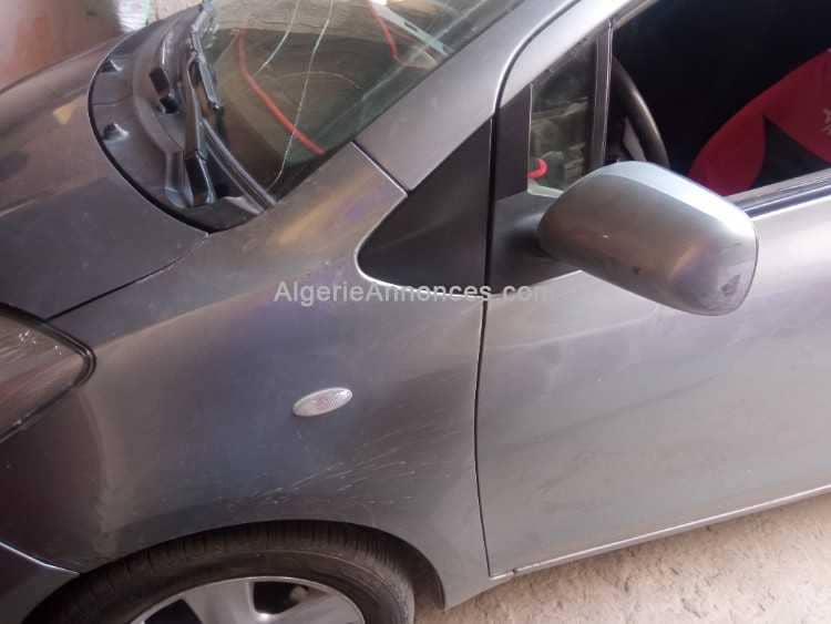 Toyota yaris 4
