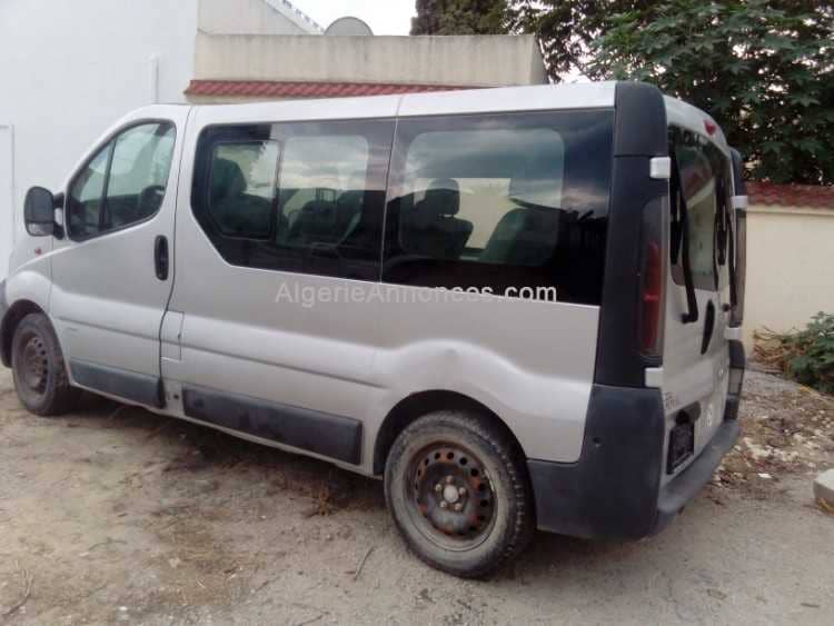 Renault  trafic 9 places 2