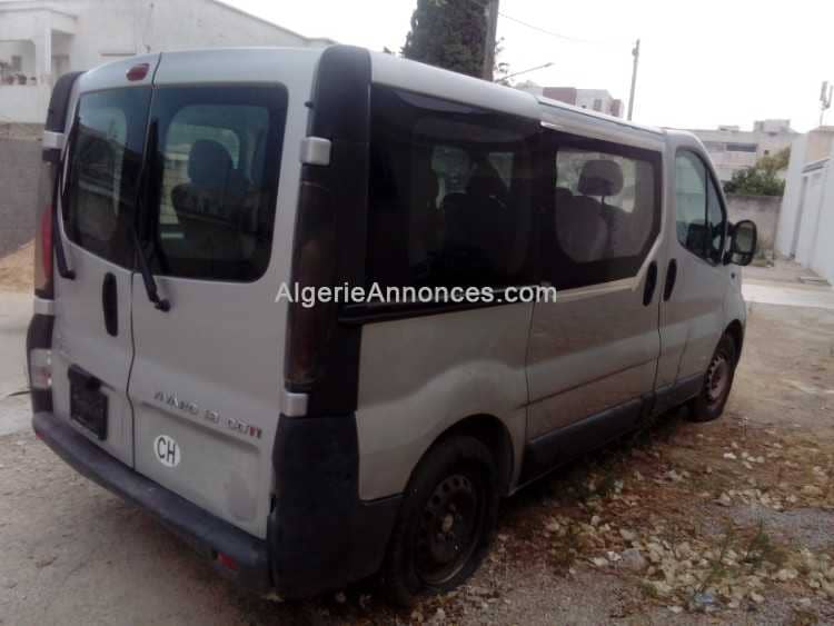 Renault  trafic 9 places