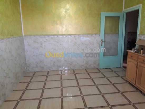 Appartement rénové à vendre 5