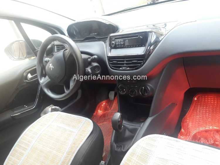 Vends Peugeot 208 access 4