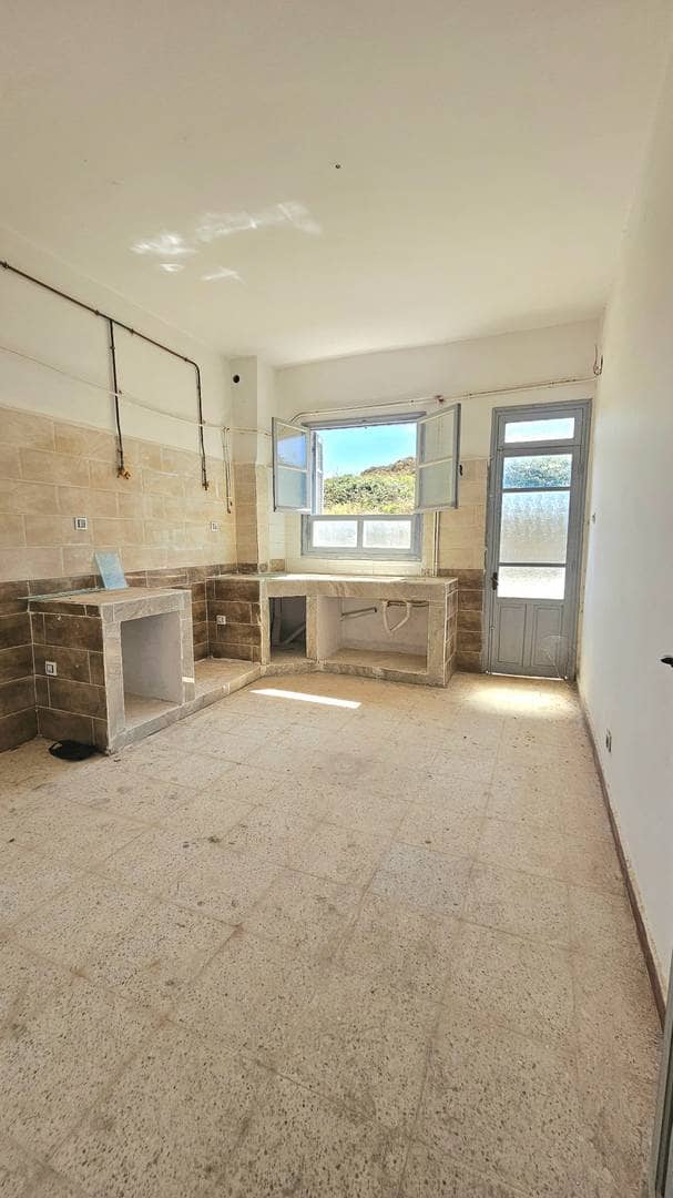 Appartement a vendre f4 centre-ville de jijel 3