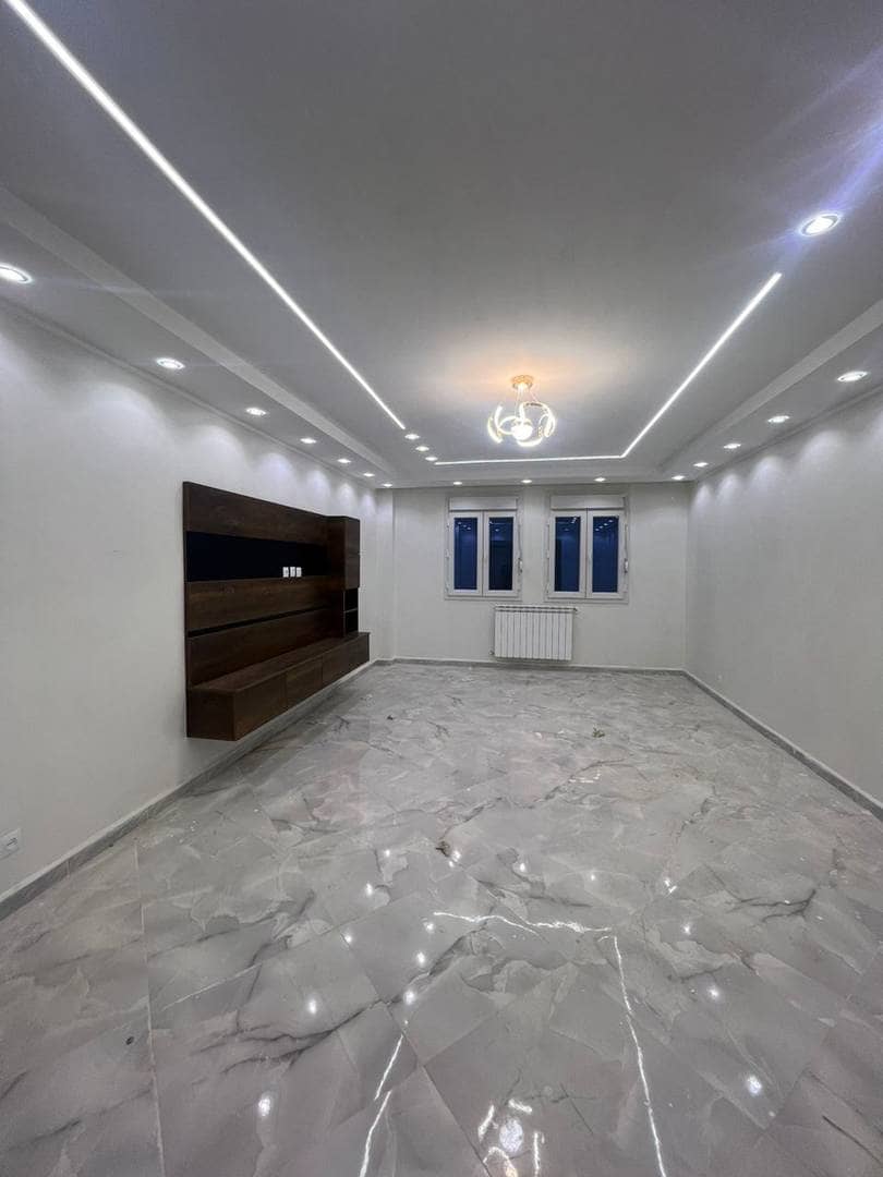 Appartement f5 luxueuse au centre ville de jijel 3