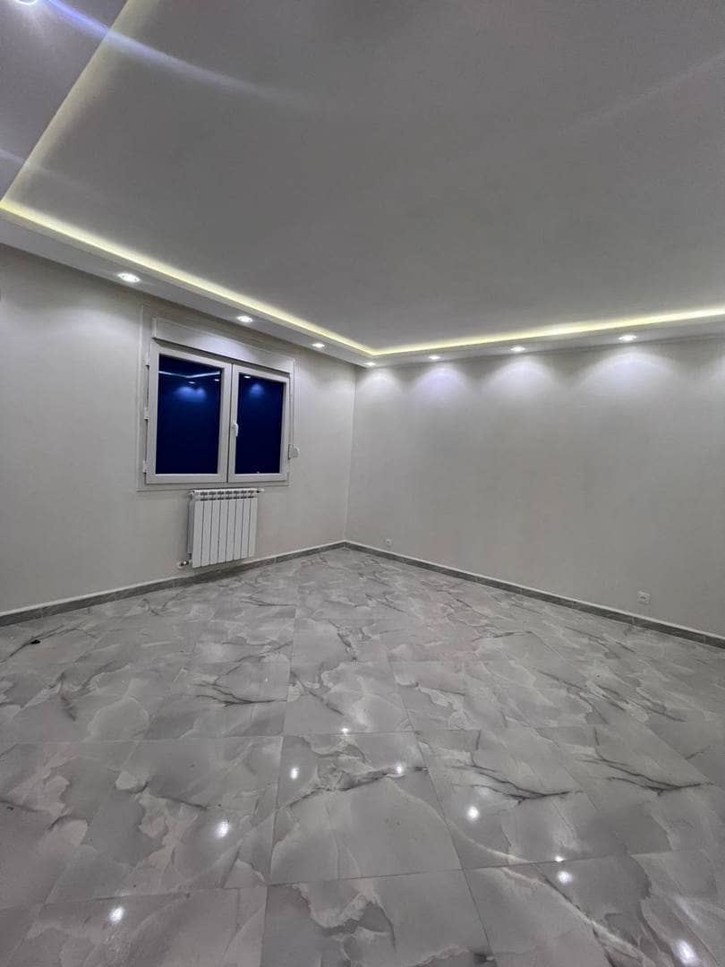 Appartement f5 luxueuse au centre ville de jijel