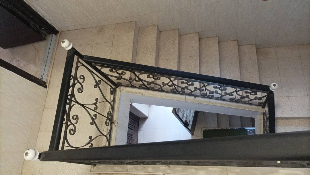 Location deux niveau de villa commercial