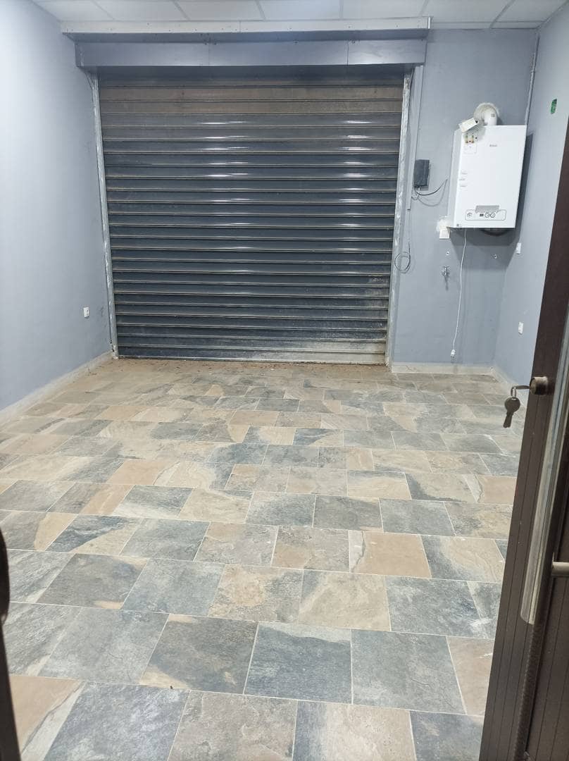 Location villa r+2 commercial 10