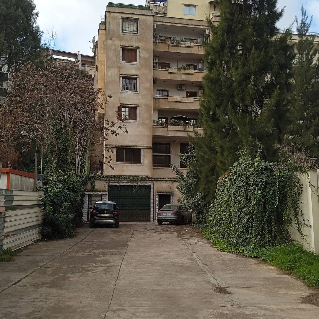 Deux étages hydra