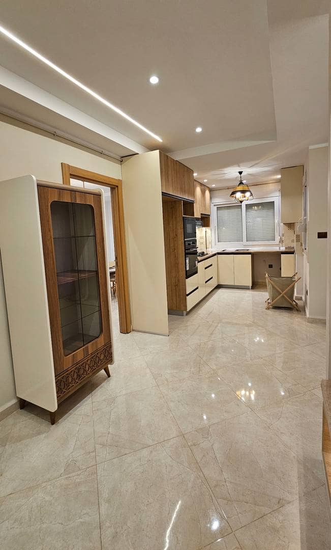 Appartement f5 luxe vue sur mer au centre ville de jijel