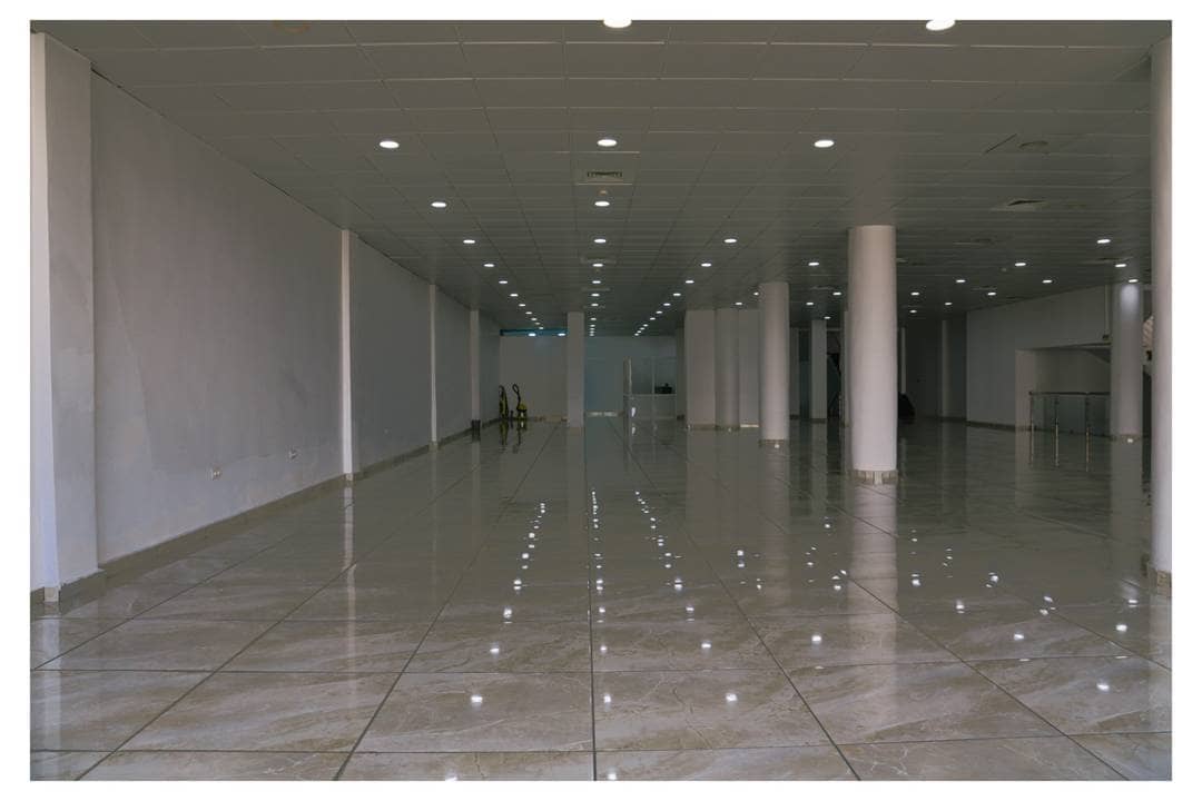 Showroom hamri trig faïence oran 5