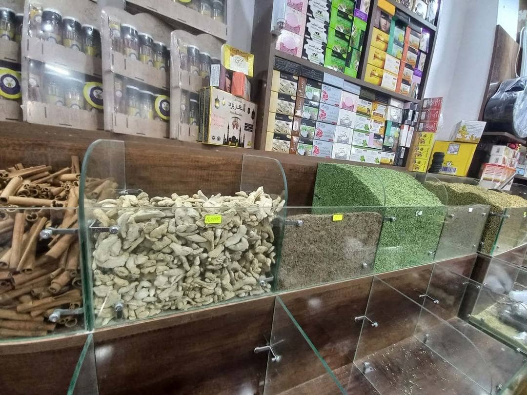محل مجهز خاص بالأعشاب و التوابل و المكسرات 12