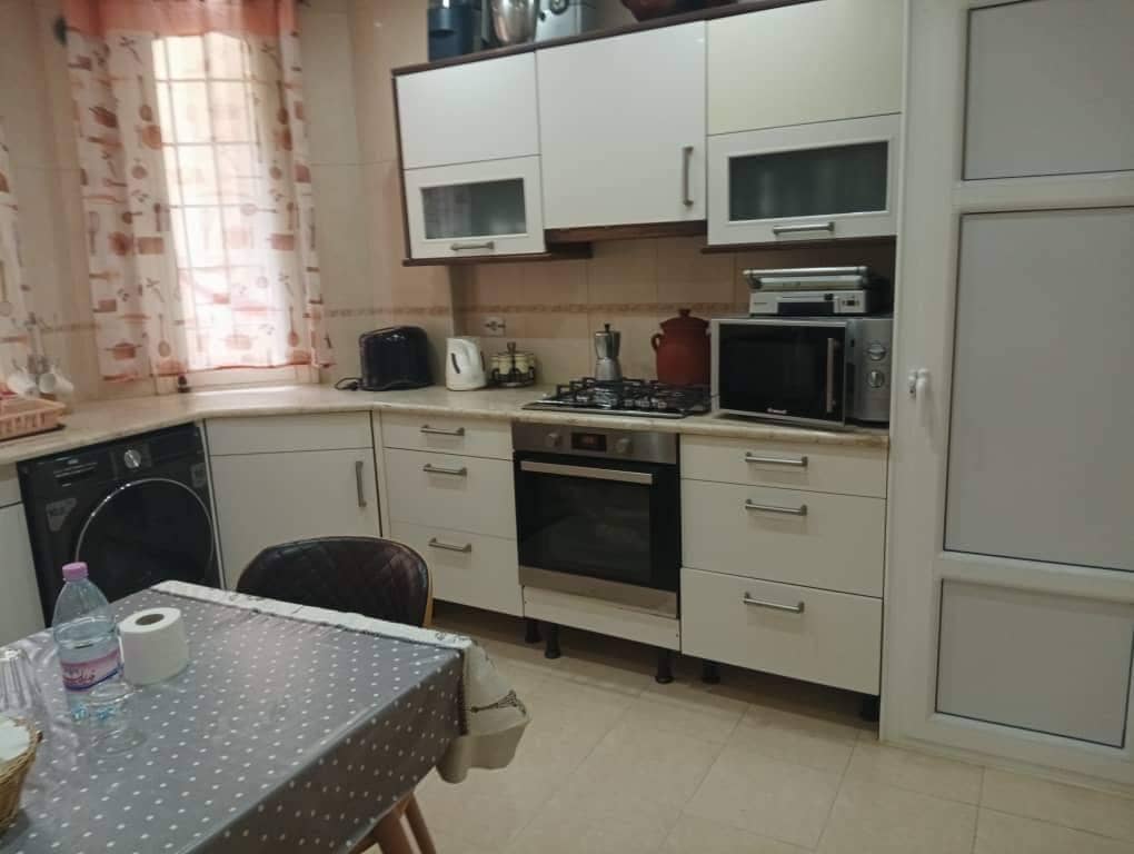 Duplex 155 m² avec box à proximité des ambassades a hydra 2