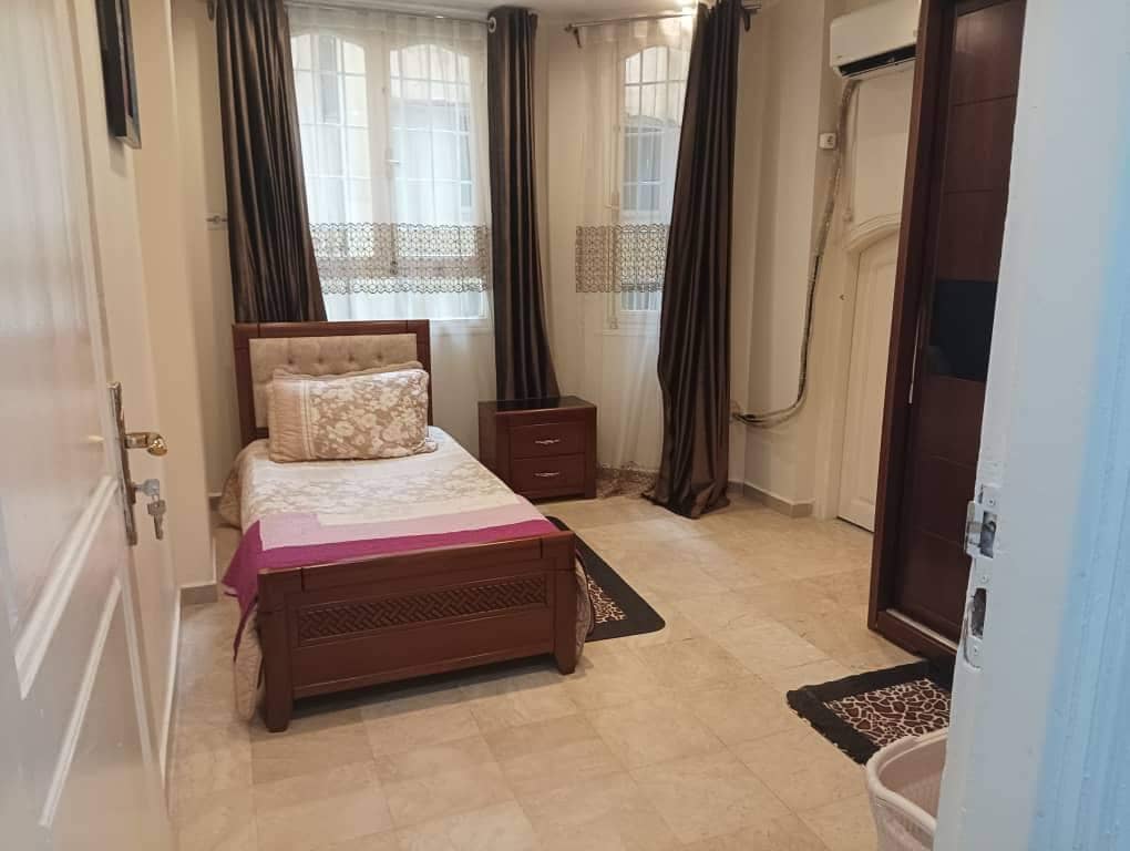 Duplex 155 m² avec box à proximité des ambassades a hydra 4
