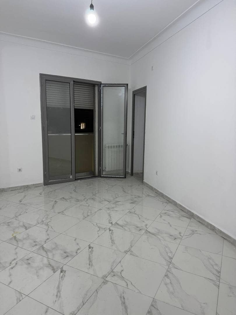 Location immeuble commercial r+5 6