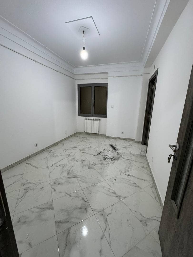 Location immeuble commercial r+5 5