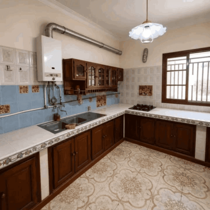 Villa r+2 de 260 m² à vendre à laayoun - village de bousfer (oran)