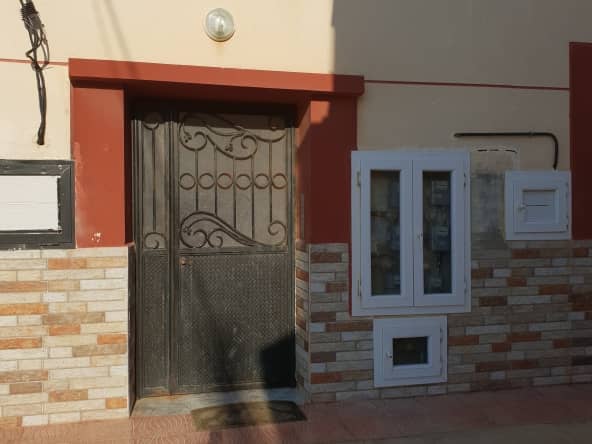 Villa comprenant 6 appartements à Douaouda Marine 30