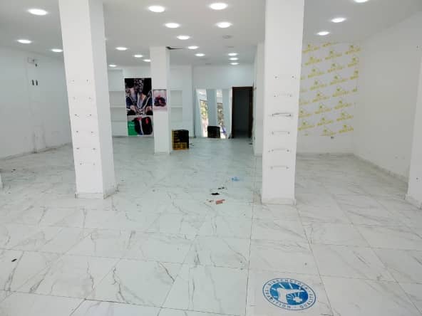 Location du Garage 148 m² 14