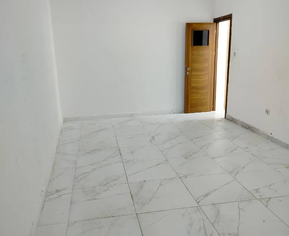 Location du Garage 148 m² 8