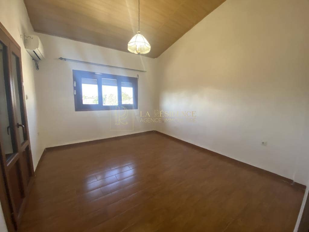 Loue Villa F9 El-Biar 2