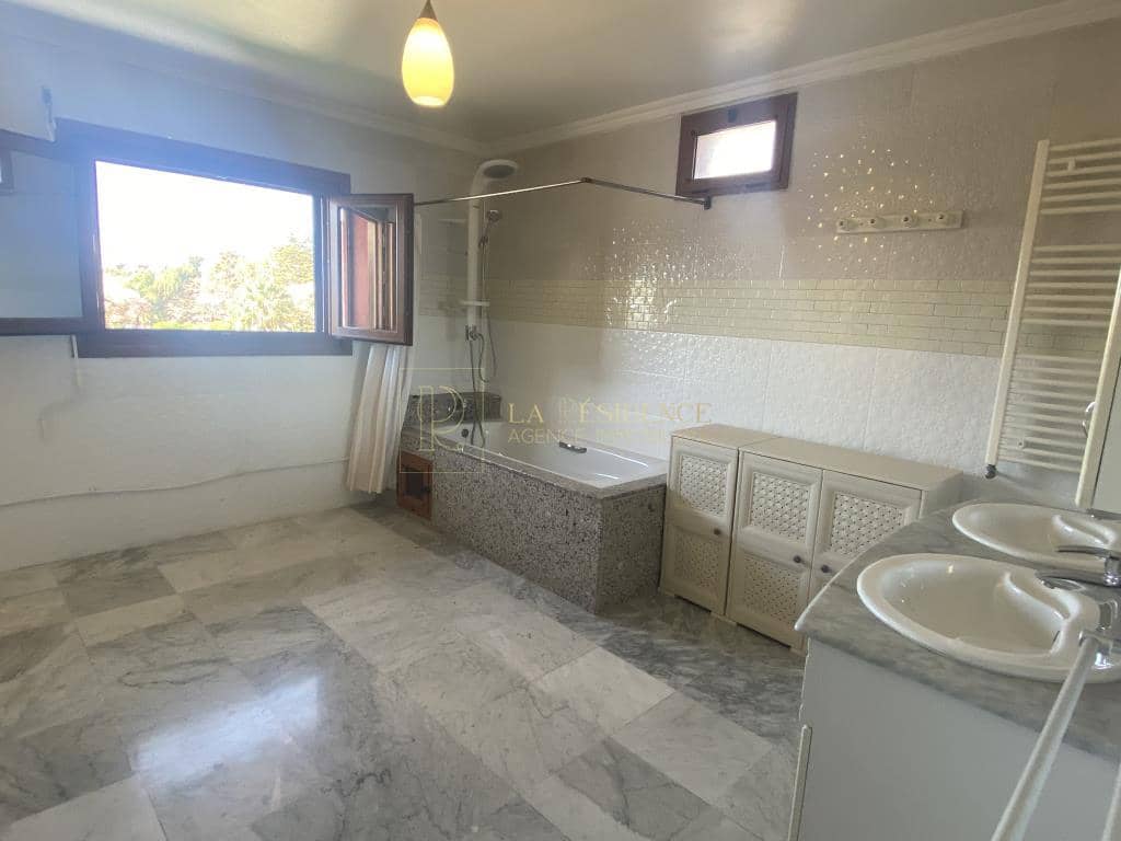 Loue Villa F9 El-Biar 6