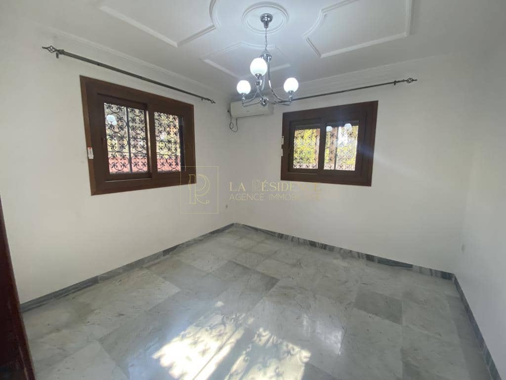 Loue Villa F9 El-Biar 9