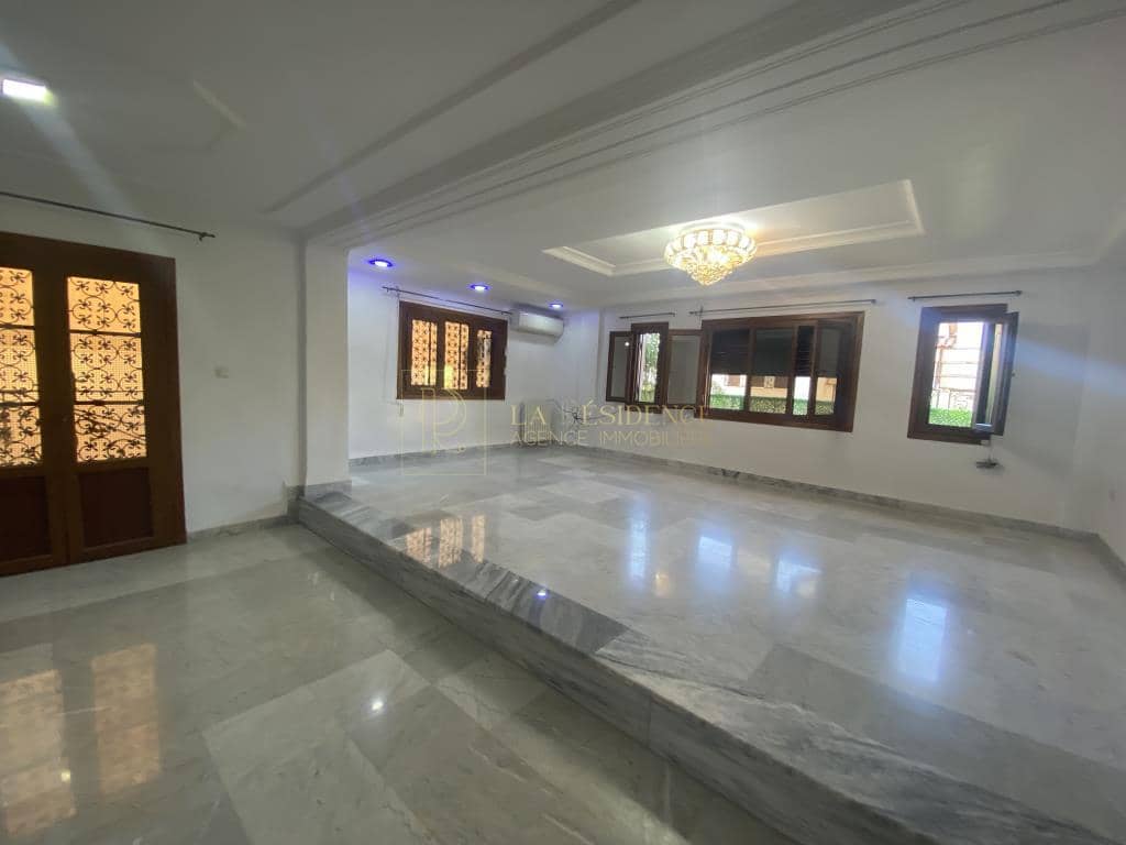 Loue Villa F9 El-Biar 10