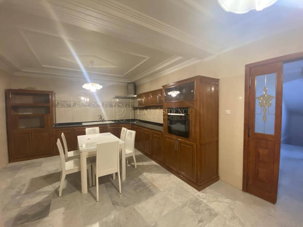 Loue Villa F9 El-Biar 11