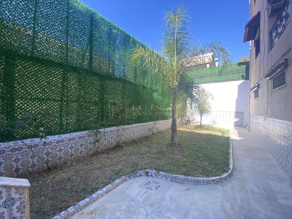 Loue Villa F9 El-Biar 17