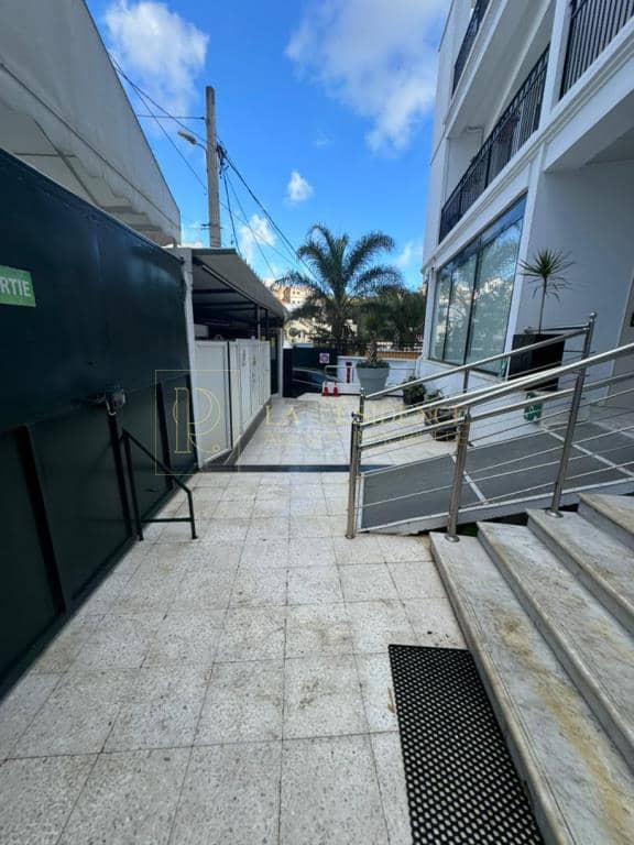 Location immeuble Hydra (1500m²) 38